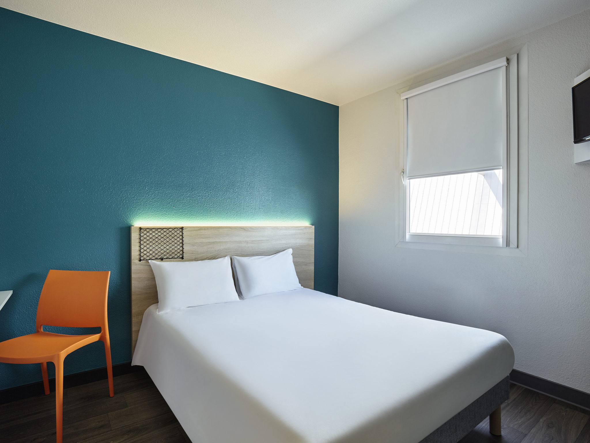 https://all.accor.com/2289