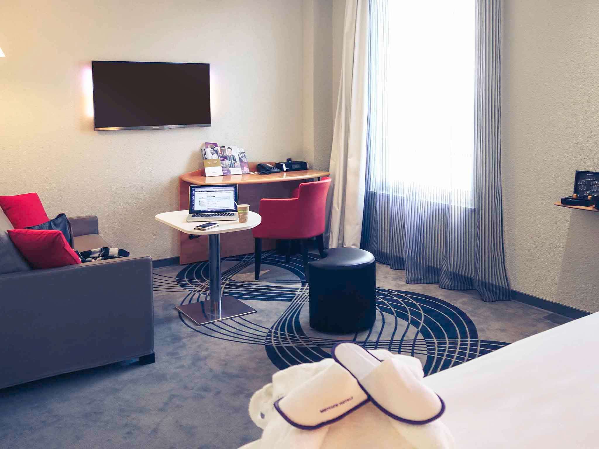 http://www.accorhotels.com/0831