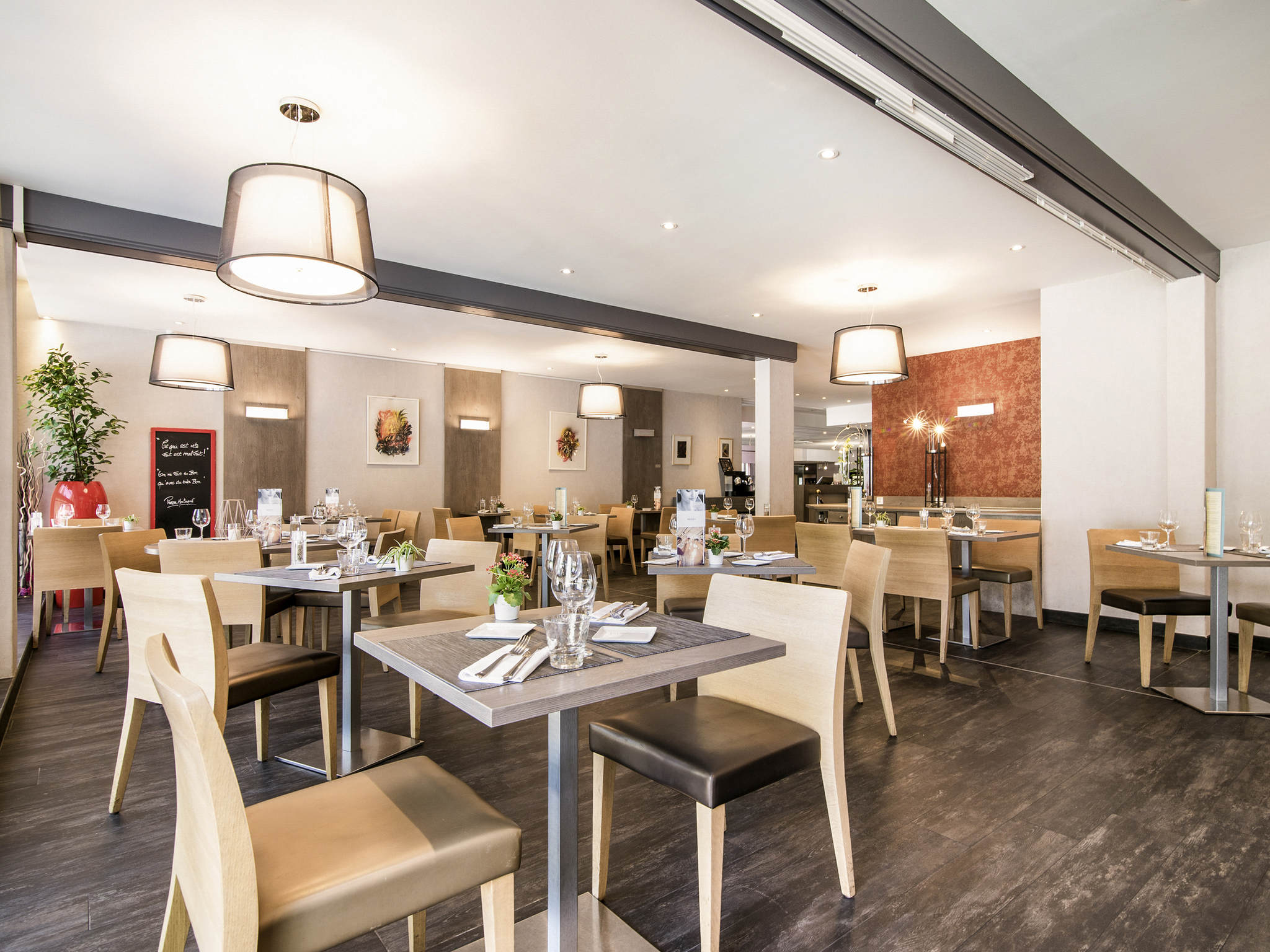 https://www.accorhotels.com/0369
