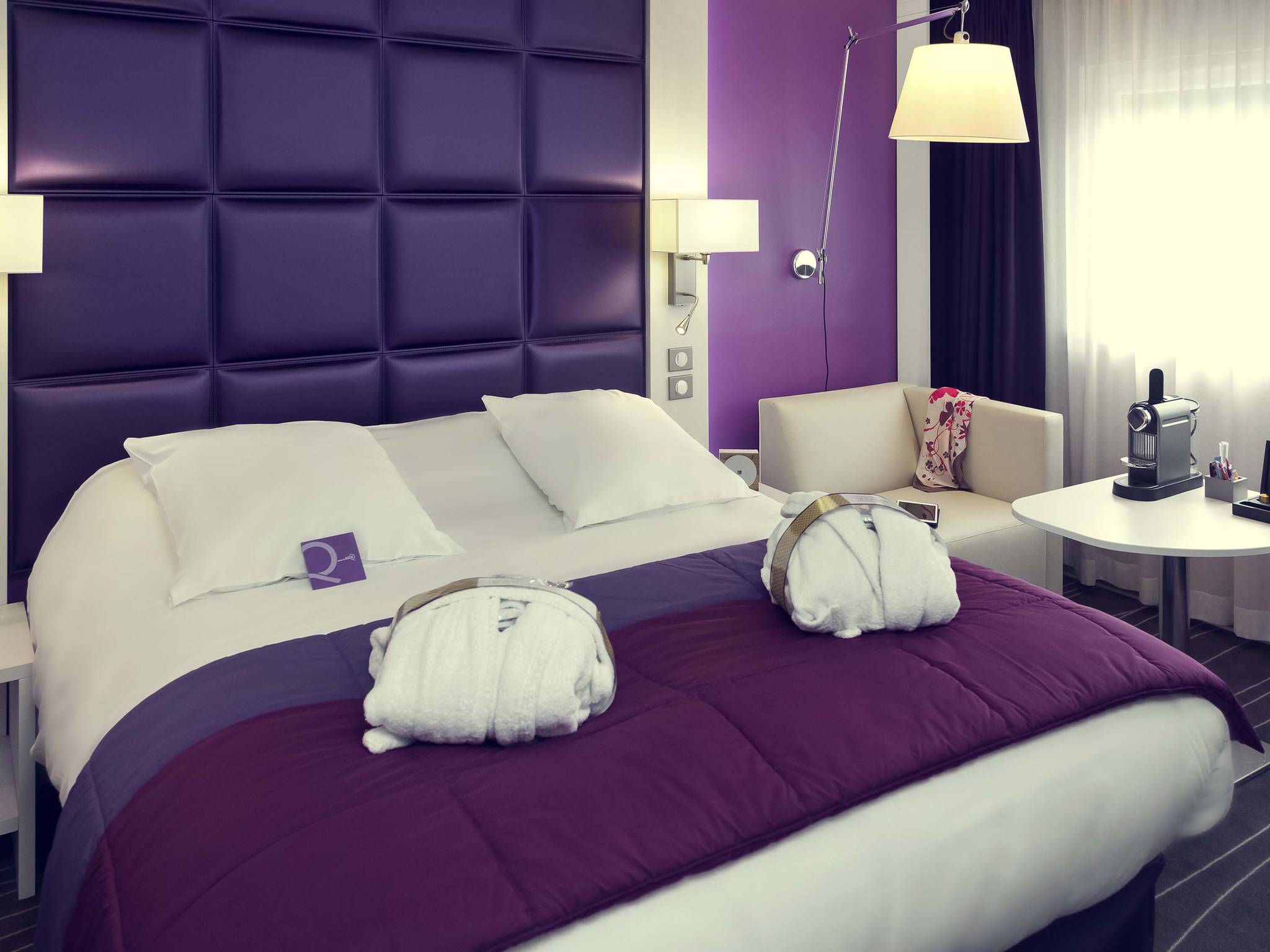 http://www.accorhotels.com/0369