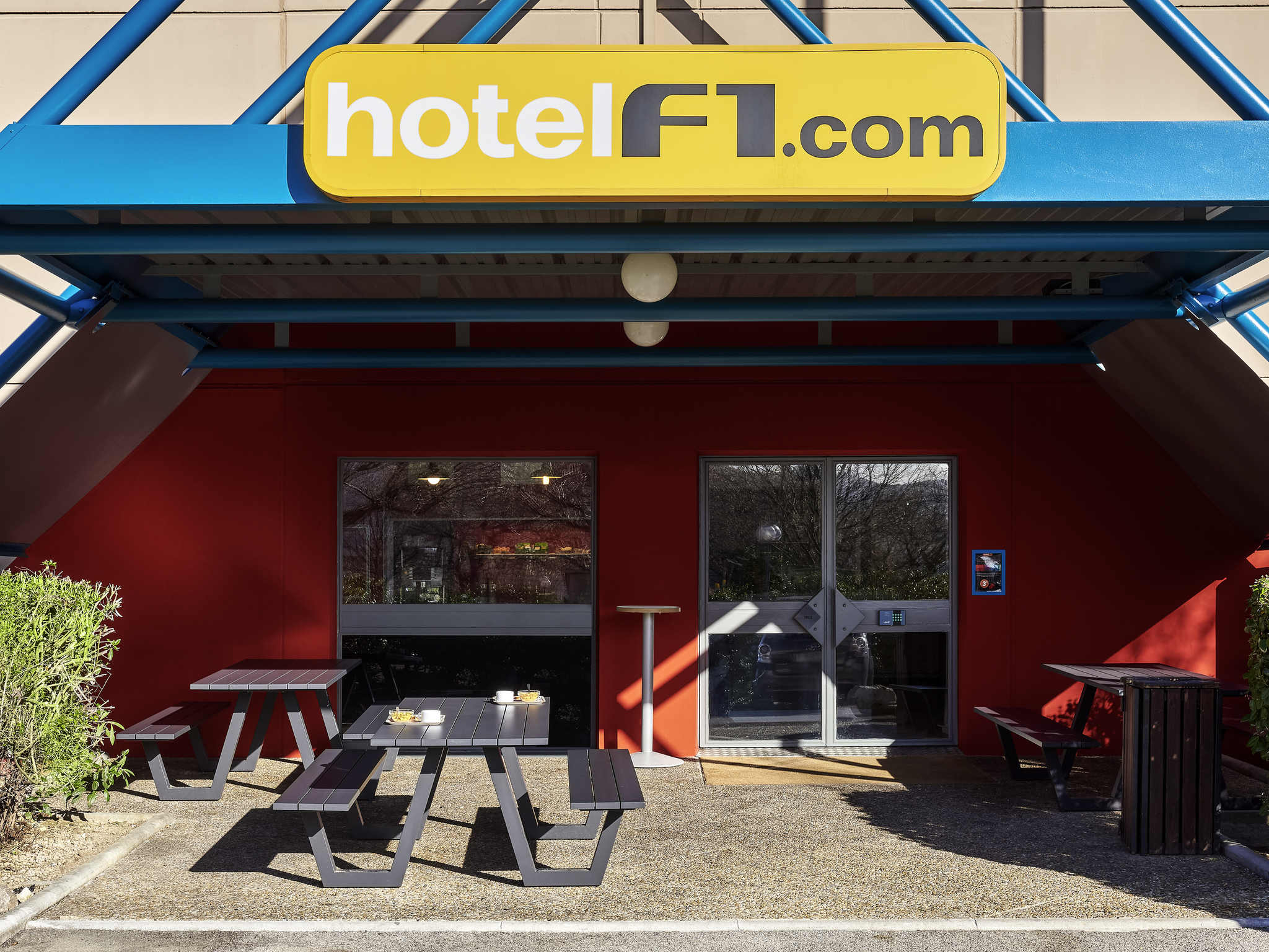 https://all.accor.com/2331
