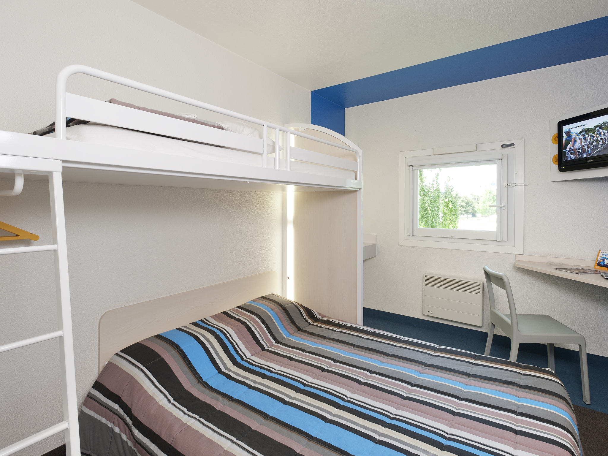 https://www.accorhotels.com/2321