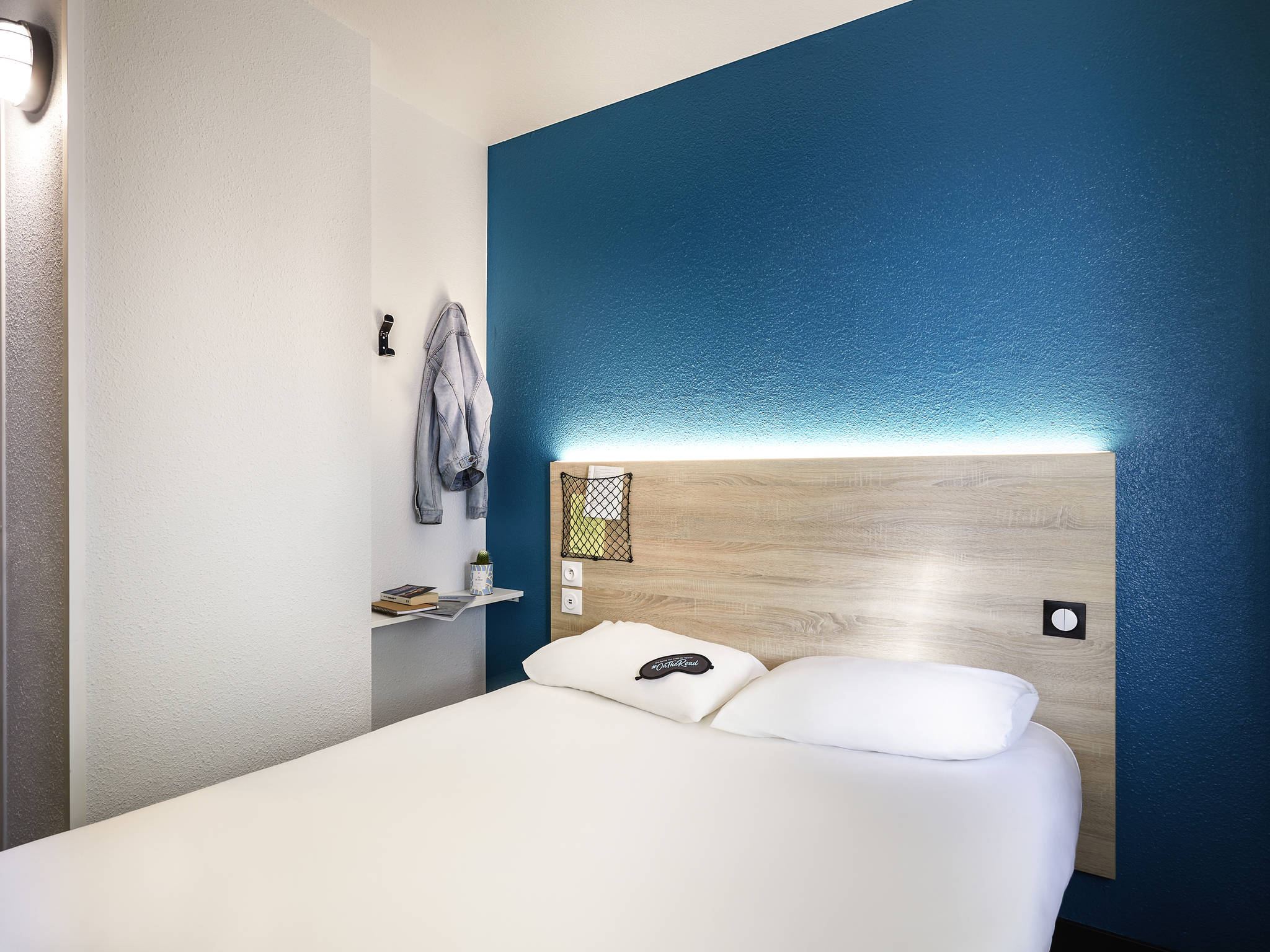 https://all.accor.com/2277